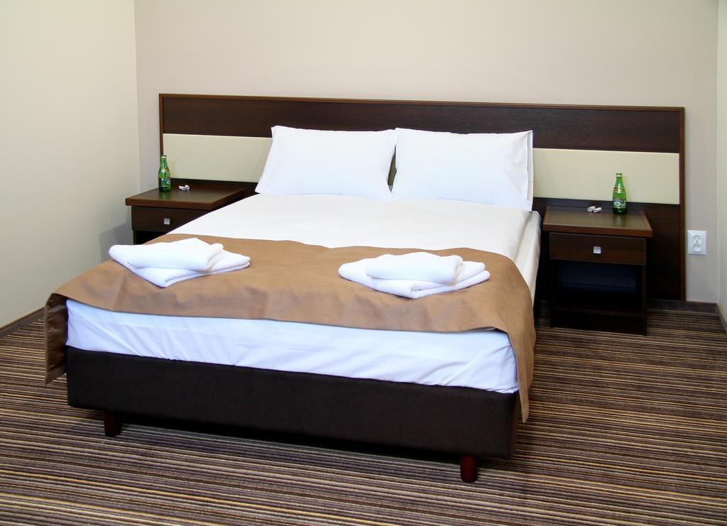 Hotel Aviator Kielce "Business Hotel Medical & Spa" Exterior foto