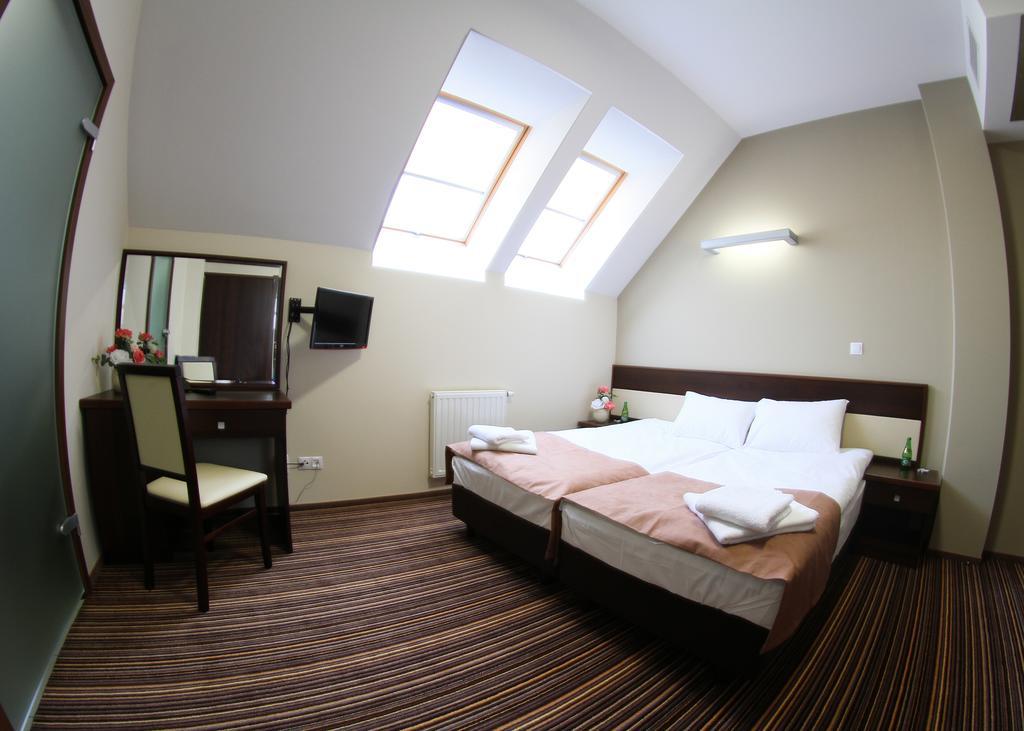 Hotel Aviator Kielce "Business Hotel Medical & Spa" Exterior foto